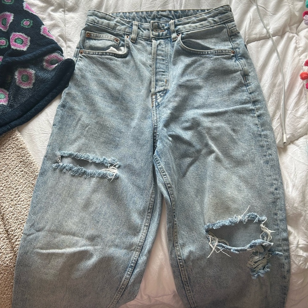 h&m ripped jeans
